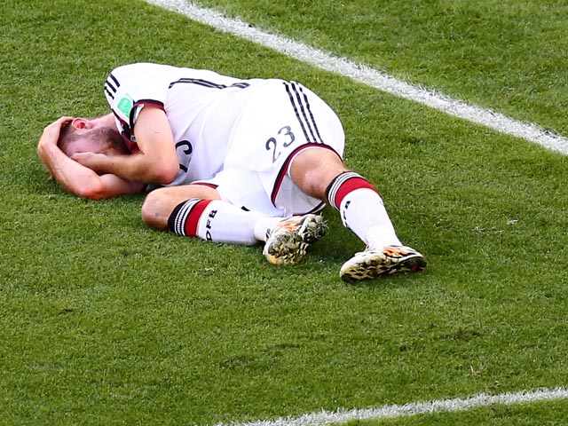 Серия травм в сборной Германии: Хедира и Крамер были заменены из-за повреждений