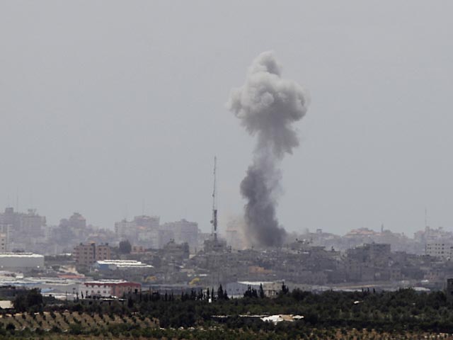 ЦАХАЛ усиливает атаки в Газе с воздуха, сущи и моря