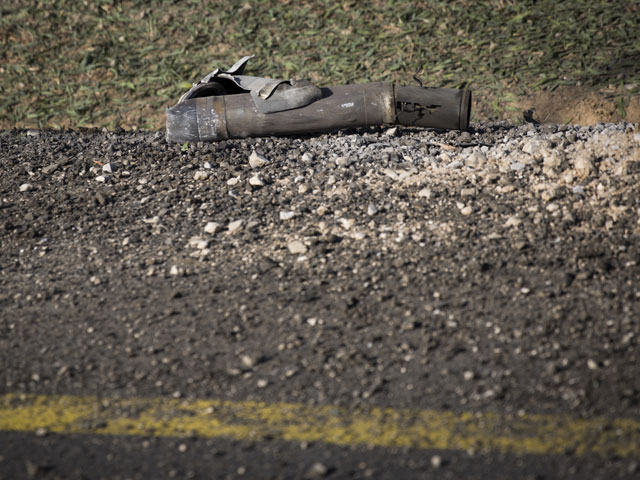 Осколок сбитой ракеты упал на детский летний лагерь в Ришон ле-Ционе  