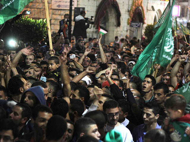 Демонстрация в Рамалле в поддержку ХАМАС
