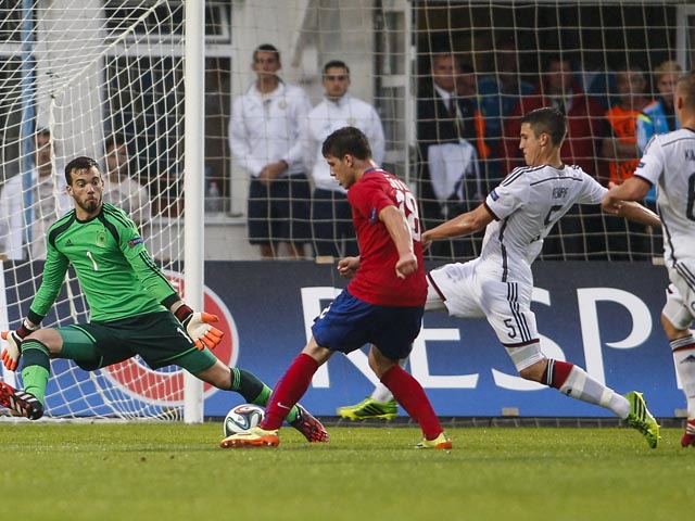 Чемпионат Европы: немцы едва не проиграли юношеской сборной Сербии