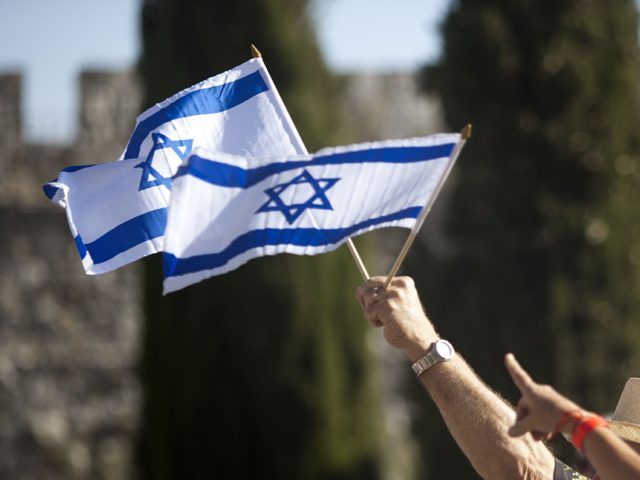 Тысячи французов приняли участие в демонстрации в поддержку Израиля