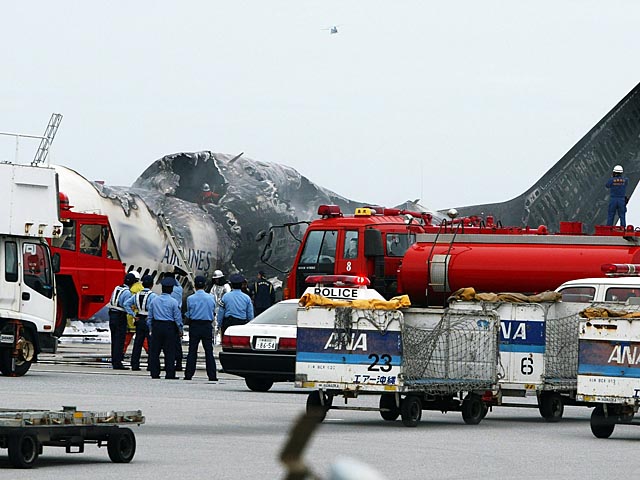 Авиакатастрофа в аэропорту Тайваня: множество жертв