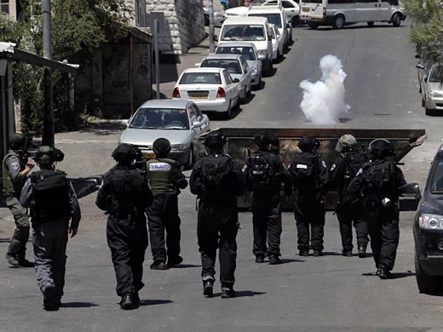 Беспорядки в Восточном Иерусалиме: полиция теснит нападающих