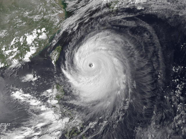 Тайфун в Японии: есть погибший и раненые