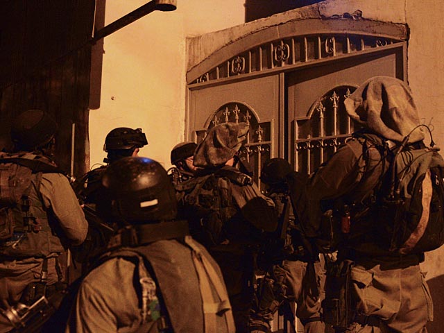 Израильские военные в Хевроне во время операции "Вернуть братьев". Июнь 2014 года