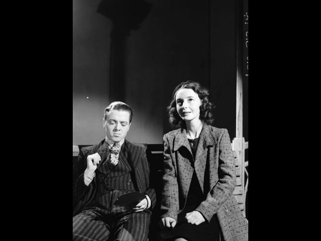 Ричард Аттенборо и Дульси Грей в 1943 году 