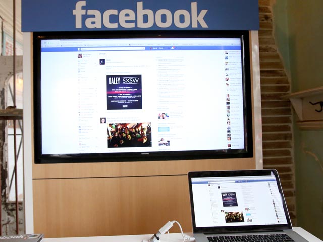 Мусульманка требует от Facebook $123 млн за "порноместь"