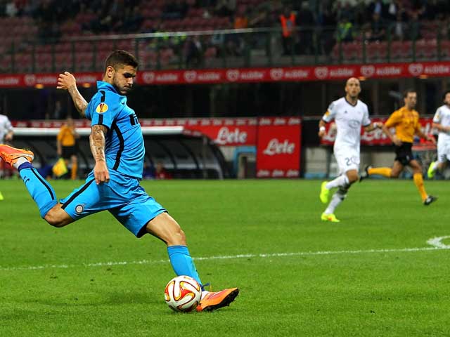 "Днепр" играет вничью во Франции, "Карабах" проигрывает в Милане
