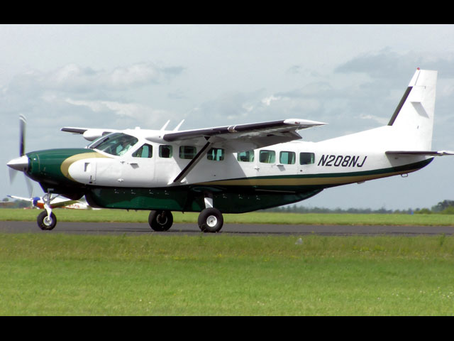 Самолет Cessna 208