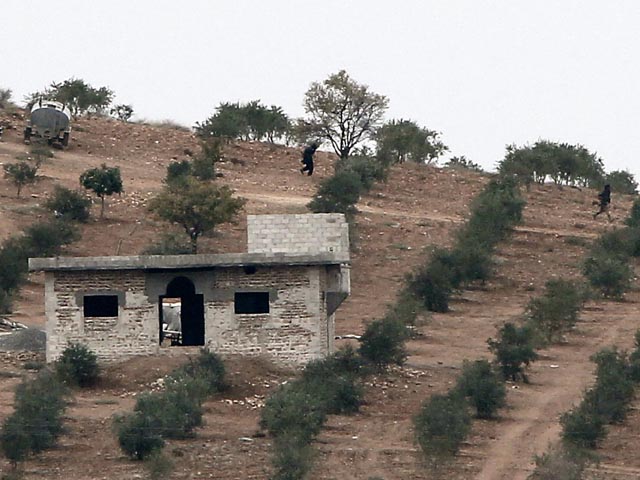 Боевики "Исламского государства" на окраине Кобани