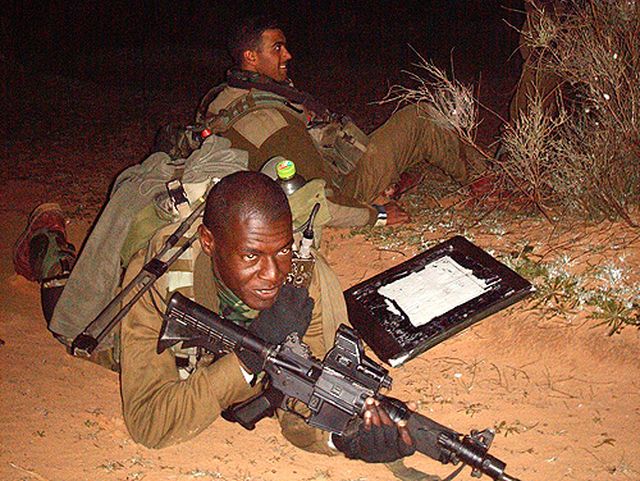 Солдаты батальона пустынной разведки 