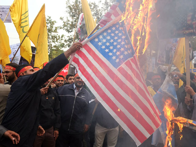 Демонстрация в день 34-й годовщины захвата посольства США. Тегеран, 4 ноября 2013 года