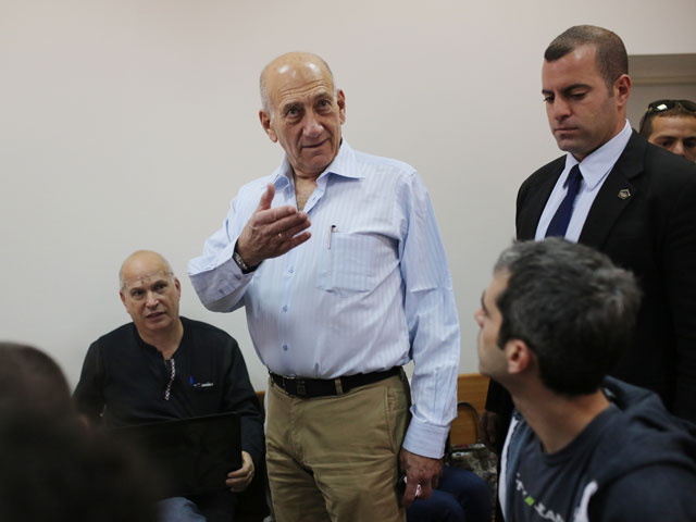 Эхуд Ольмерт в окружном суде Иерусалима 13 ноября 2014 года