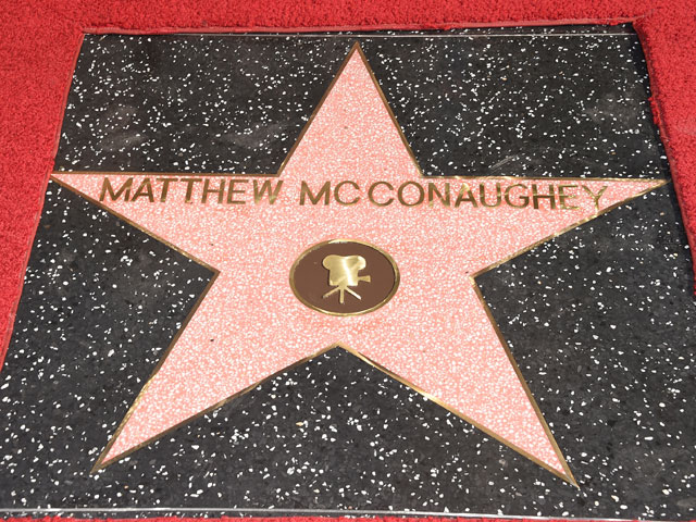 Звезда Мэттью Макконахи на голливудской Аллее славы. 17 ноября 2014 года