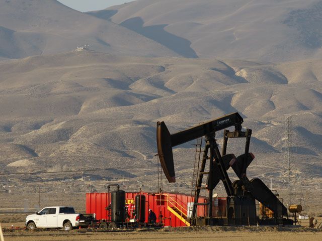 Россия рассматривает возможность сократить добычу нефти 
