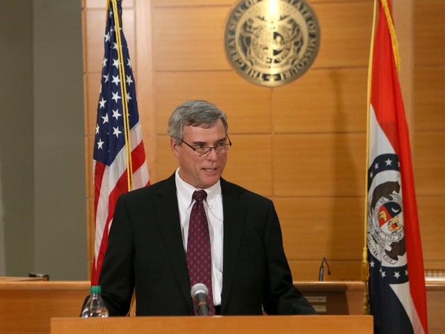 Прокурор округа Сент-Луис Роберт МакКалок объявляет решение суда, 24 ноября 2014 г.