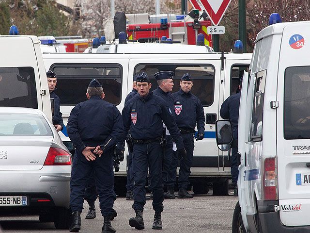 Вооруженное ограбление магазина Cartier в центре Парижа: преступники взяли заложника