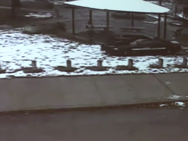 Опубликовано видео с места происшествия в Кливленде, где полицейским был застрелен подросток