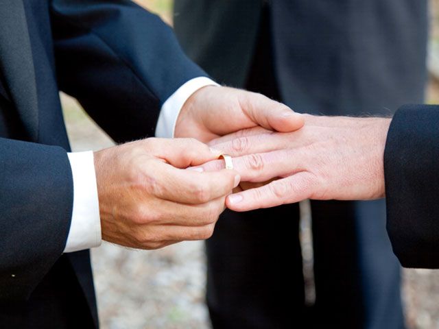Финляндия легализовала однополые браки