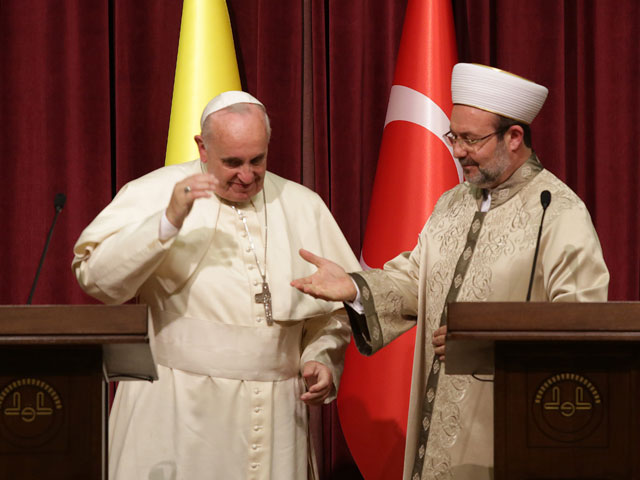 Папа Римский Франциск и Мехмет Гормез. Стамбул, 28 ноября 2014 года