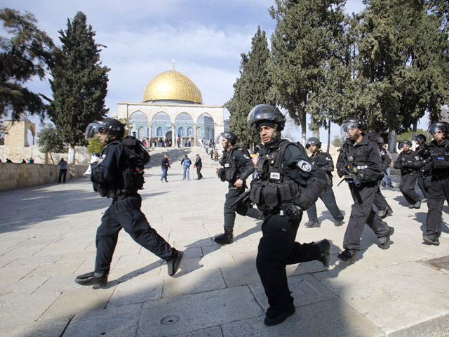 Израильские полицейские на Храмовой горе в Иерусалиме. Февраль 2014 года