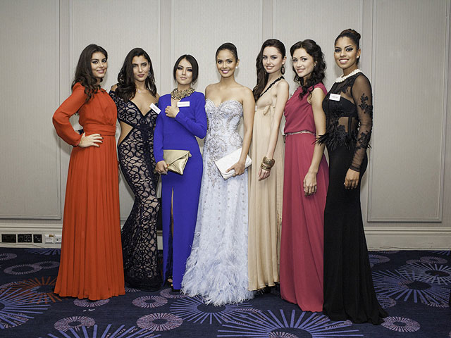 Участницы конкурса "Мисс Мира 2014". Мор Маман - вторая слева