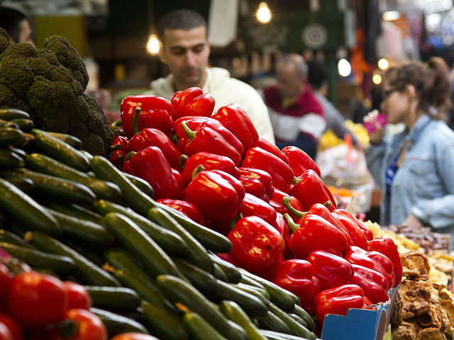 "Протест перцев": фермеры бесплатно раздали 10 тонн овощей