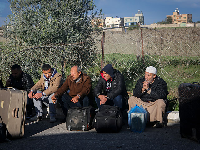 Давка на КПП "Рафах": впервые за два месяца жителей Газы впускали в Египет