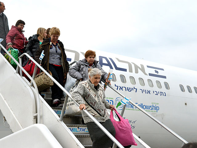 В Израиль прибыли более 200 репатриантов из Луганска и Донецка