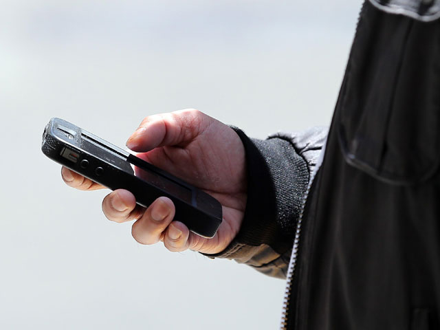 В октябре вспыхнул скандал вокруг офицеров дорожно-патрульной службы Калифорнии, которые пересылали друг другу интимные фотографии задержанных женщин