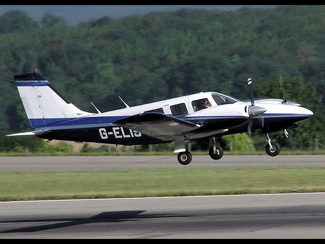  Самолет Piper PA-34