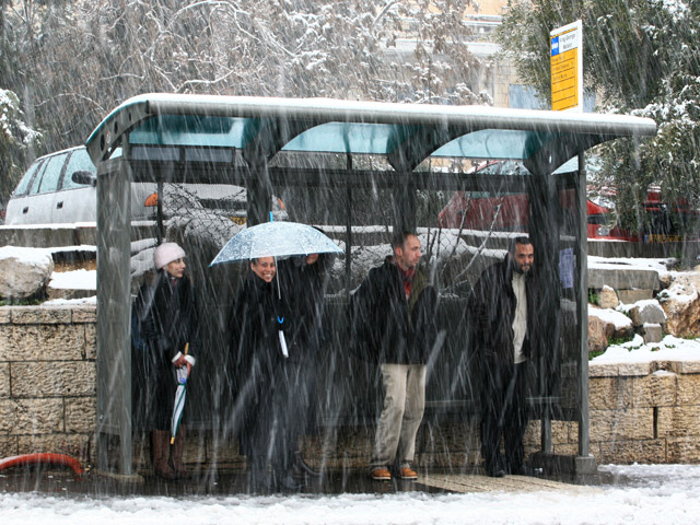 Автобусное сообщение с Иерусалимом прервано, но продолжают ходить поезда