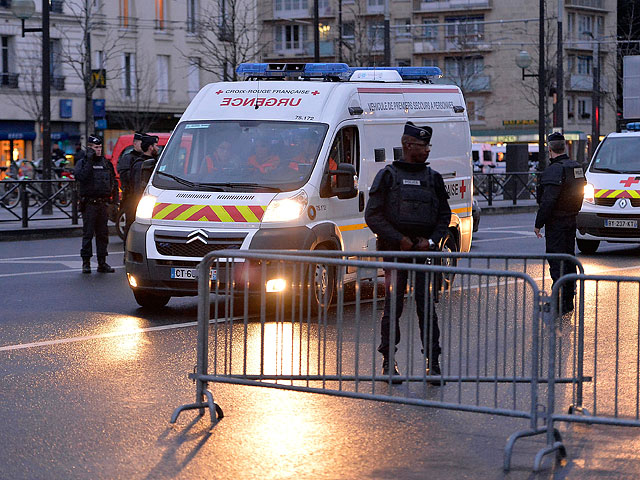 Около захваченного супермаркета. Париж, 9 января 2015 года