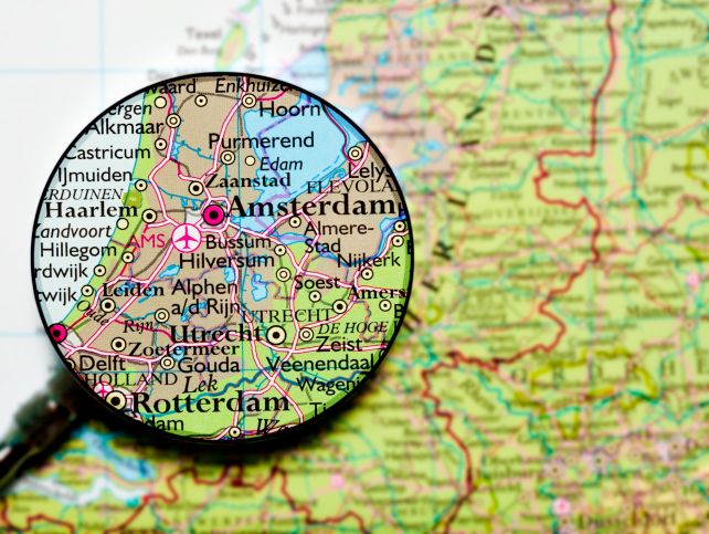 В Амстердаме и Брюсселе закрыты еврейские школы и синагоги