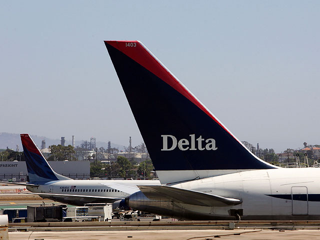 Рейс авиакомпании Delta вылетел из Нью-Йорка в Тель-Авив с опозданием из-за сообщения о бомбе