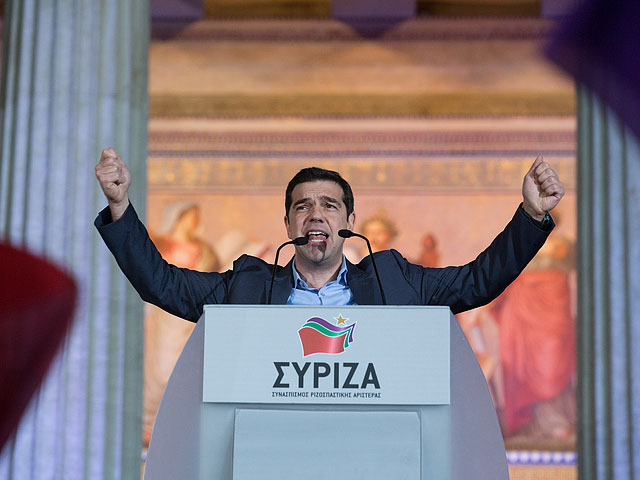 Лидер СИРИЗА Алексис Ципрас после победы на выборах 25 января 2015 года
