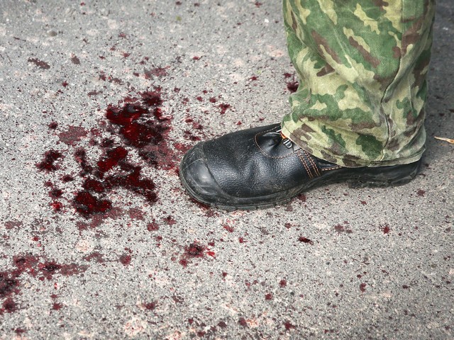 Мощный артобстрел Донецка: снаряды попали в больницу, детсад и жилые дома, есть погибшие