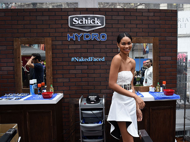 Шанель Иман в Schick Hydro Barbershop. 10 февраля 2015 года