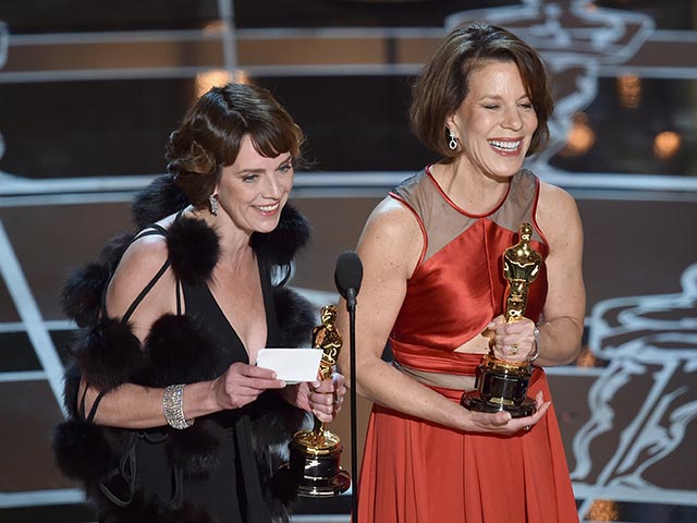  Эллен Гузенберг Кент и Дана Перри на церемонии вручения премии "Оскар" 