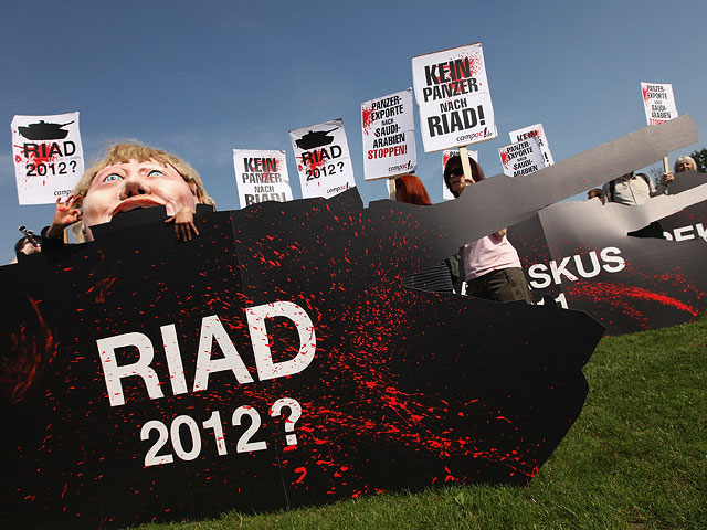 Акция протеста против поставки танков Эр-Рияду. Берлин, 2011 год