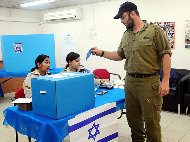 На военных базах начались выборы в Кнессет 20 созыва  