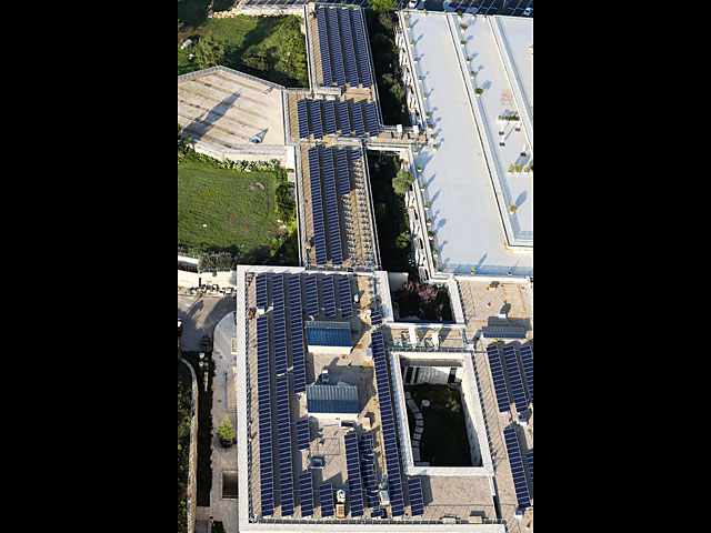 Новые солнечные батареи на крыше Кнессета. Иерусалим накануне выборов: с высоты птичьего полета