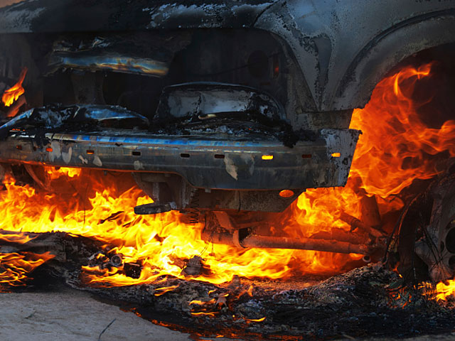 В Кирьят-Шмоне сгорел частный автомобиль, проводится расследование  