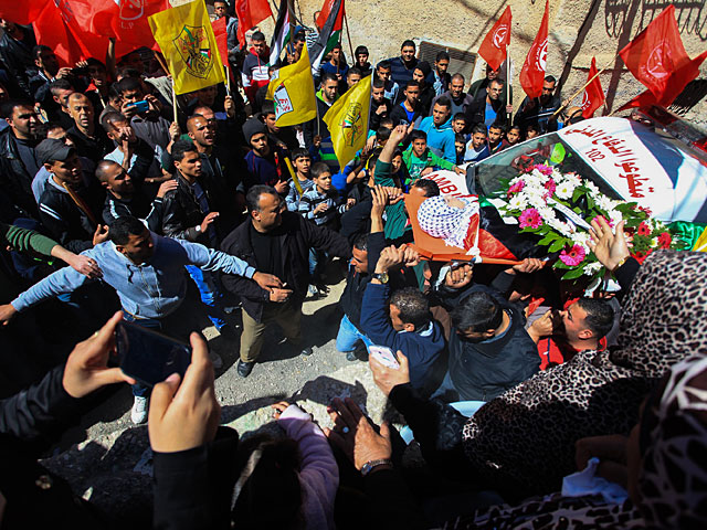 Похороны "шахида" в Аль-Джалазун переросли в массовые беспорядки  