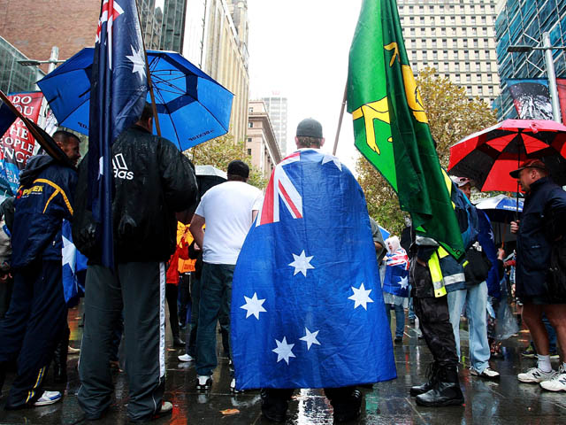 Участники митинга "Возродим Австралию". Сидней, 4 апреля 2015 года