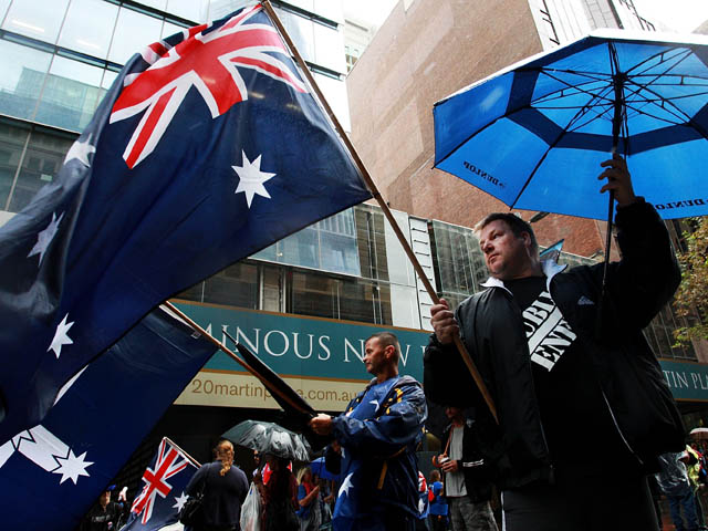 Участники митинга "Возродим Австралию". Сидней, 4 апреля 2015 года