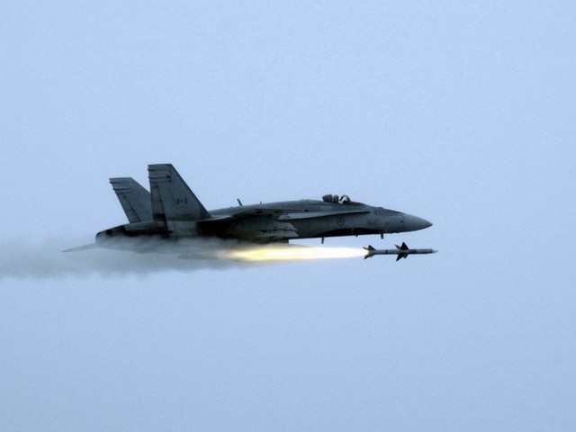 Самолеты канадских ВВС впервые нанесли удар по позициям ИГ в Сирии