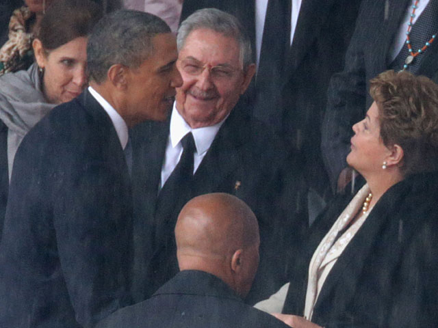 Барак Обама и Рауль Кастро
