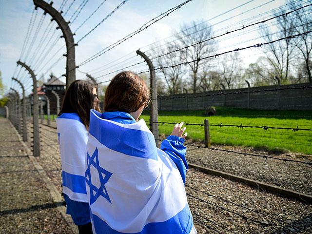 В лагере Освенцим. 16 апреля 2015 года